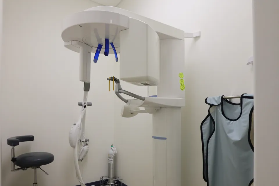 The panoramic X-ray machine used to see wisdom teeth